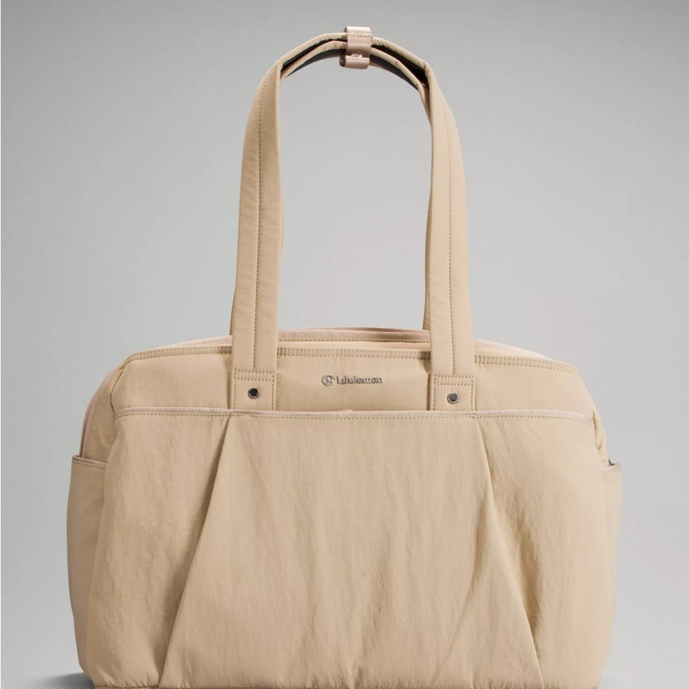 Lululemon Throwback Triple Zip Duffle Bag